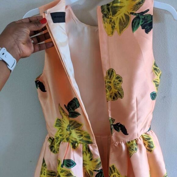 Blaque Label Dress Women’s Size XS Peach Floral Fit & Flare Sleeveless Party - Picture 5 of 11